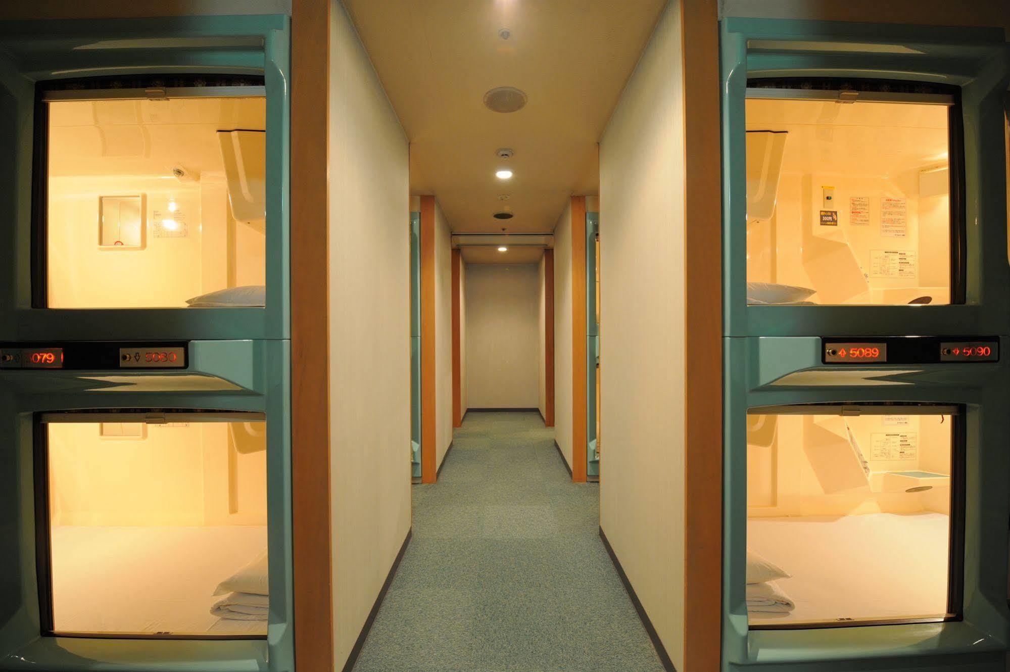 Capsule Kamata Capsulehotel